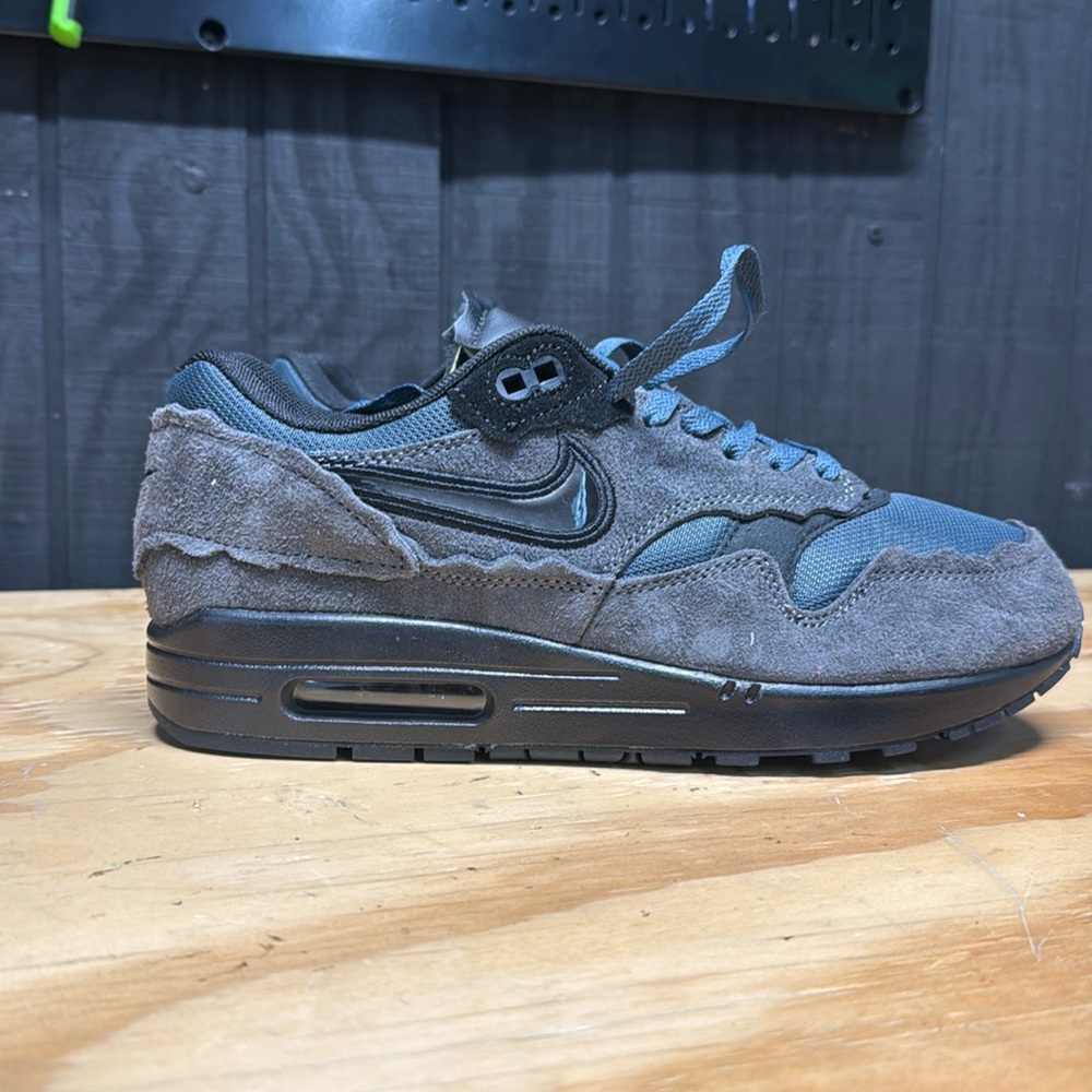 Nike Air Max 1 (Size 9)